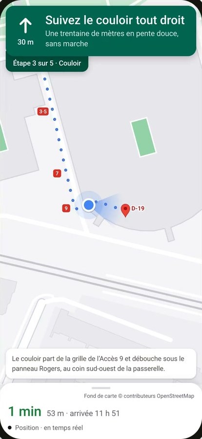 Le trajet affiché sur le plan, du point bleu du visiteur jusqu'à sa destination